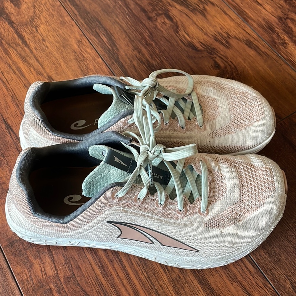 Altura Running shoe